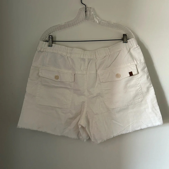 Roots White Cotton/Linen Shorts - Picture 2 of 4
